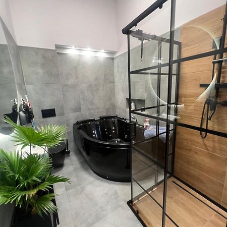 Loft W Centrum Z Jacuzzi Вроцлав Экстерьер фото