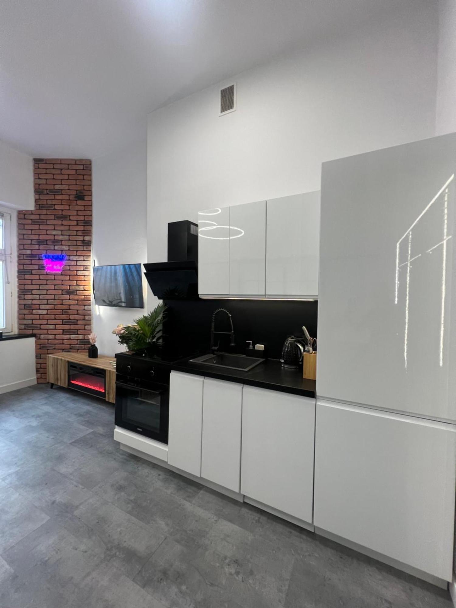 Loft W Centrum Z Jacuzzi Вроцлав Экстерьер фото